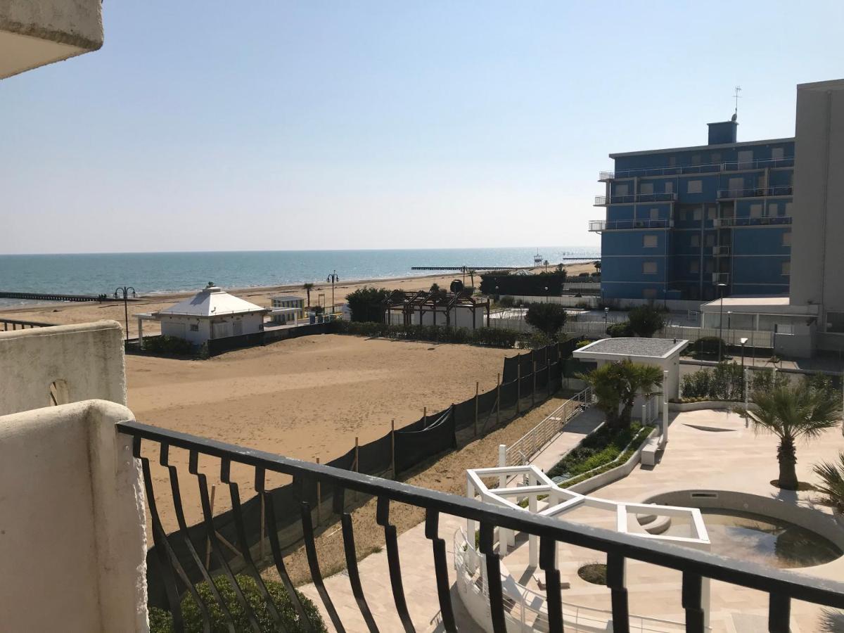 Residence El Palmar Da Colla Lido di Jesolo Exterior foto