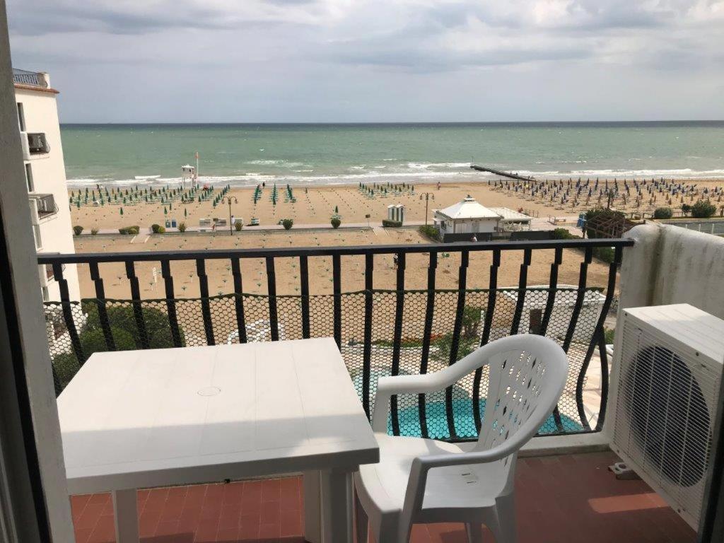 Residence El Palmar Da Colla Lido di Jesolo Exterior foto