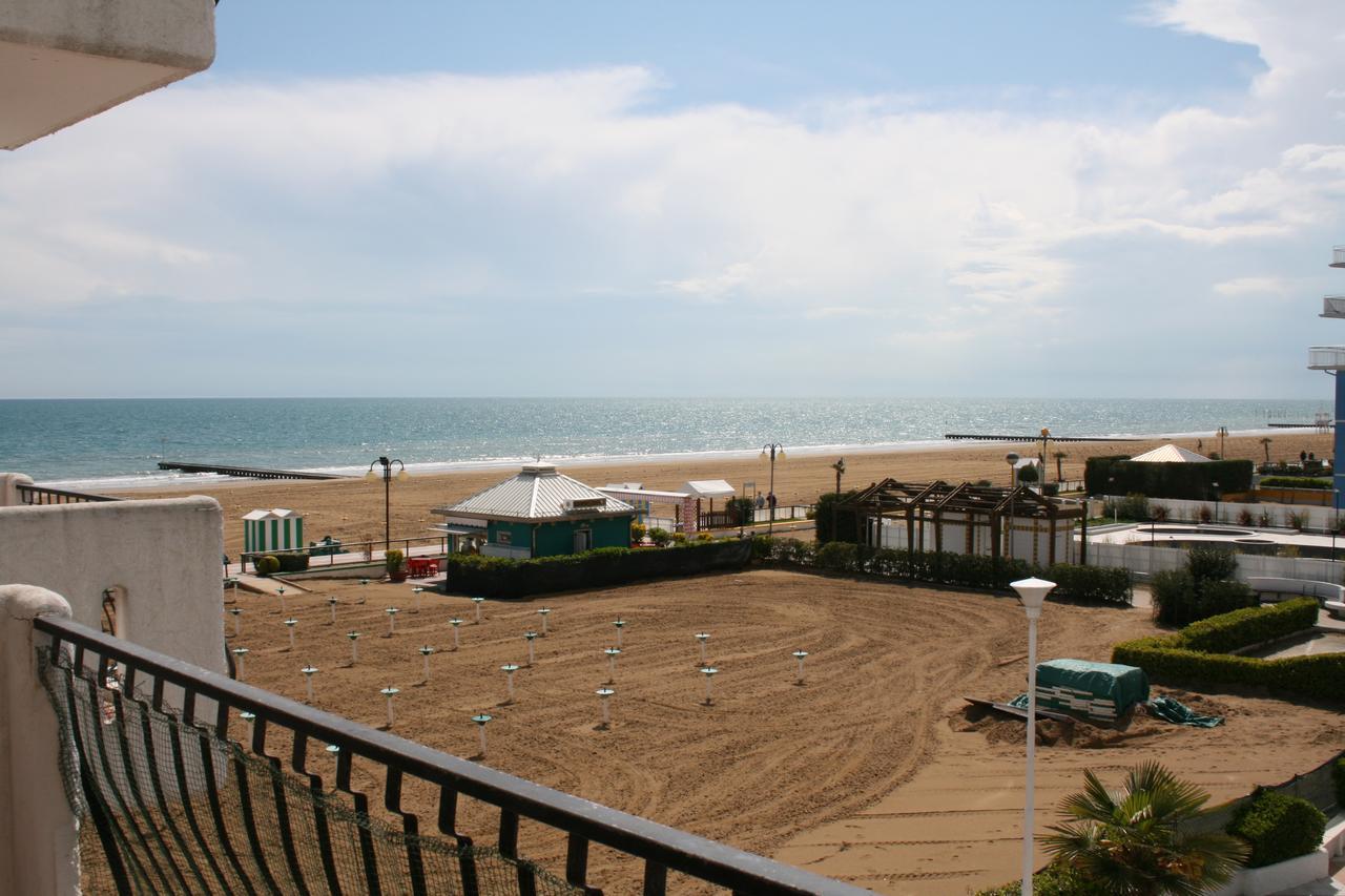 Residence El Palmar Da Colla Lido di Jesolo Exterior foto